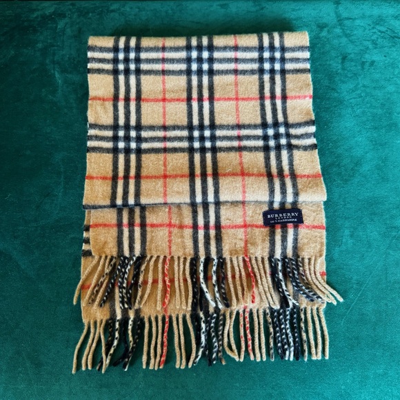 Sold❌Authentic Burberry Cashmere Scarf. - Picture 5 of 15